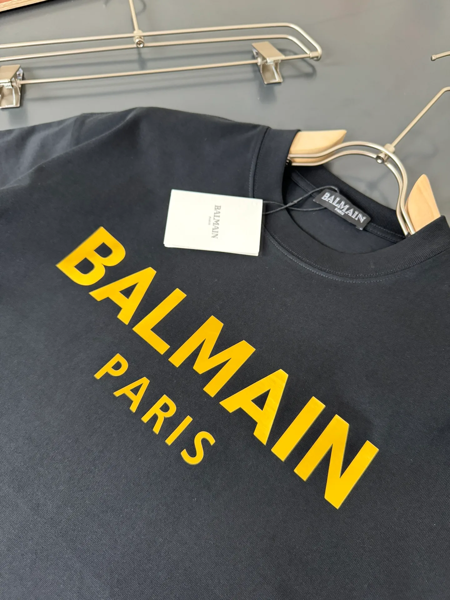 Balmain Balmain's latest spring and summer New Arrival round neck fashionable short-sleeved T-shirt, heavy weight pure cotton double yarn pure cotton fabric! Comfortable against the skin, durable and easy to wear, bronzing logo design, original factory meticulous craftsmanship, casual Versatile must-have Sizes S M L XL XXL